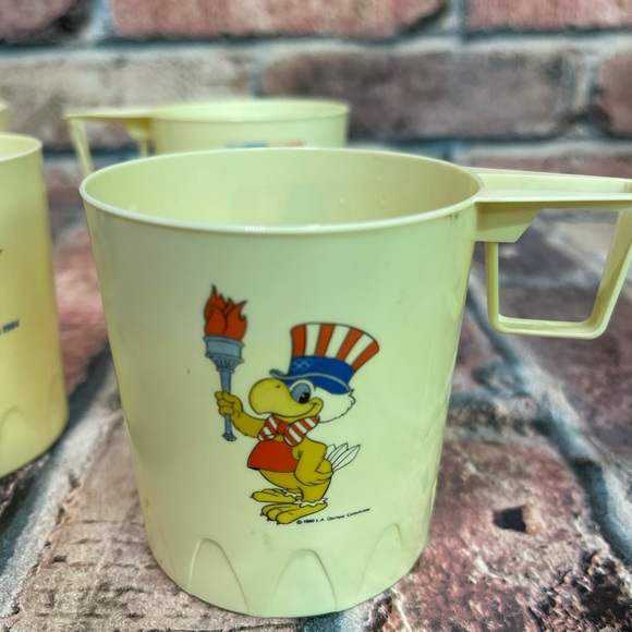 Vintage 1984 set of 6 plastic Olympiad Los Angeles cups mugs - Picture 4 of 7
